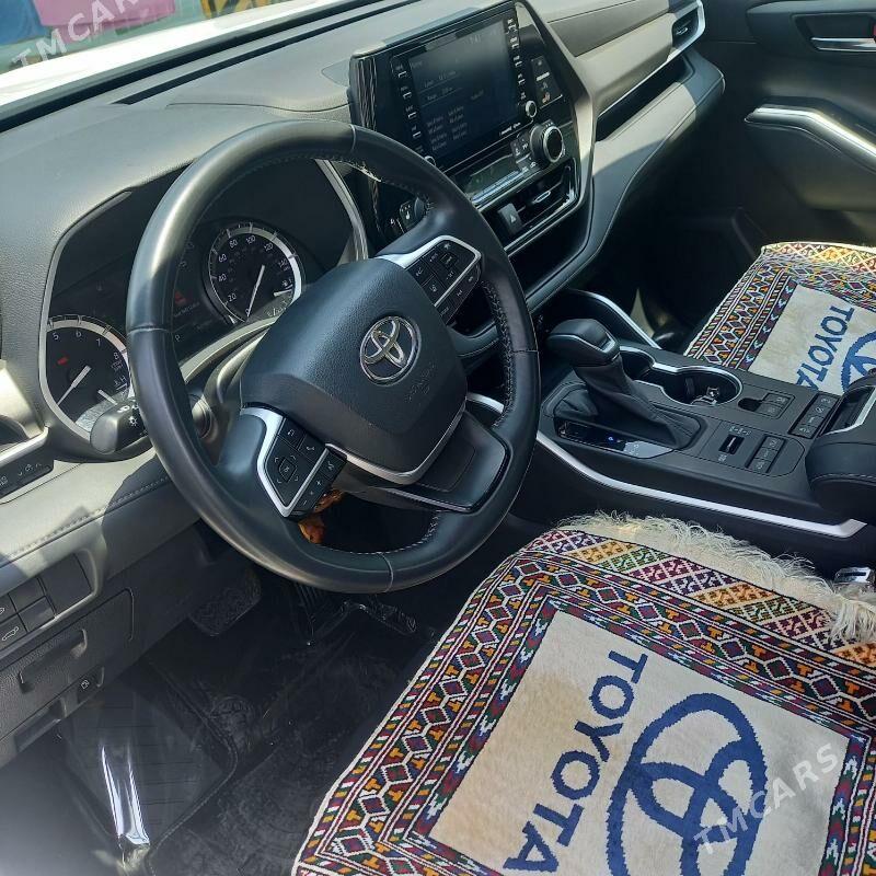 Toyota Highlander 2022 - 703 000 TMT - Aşgabat - img 8