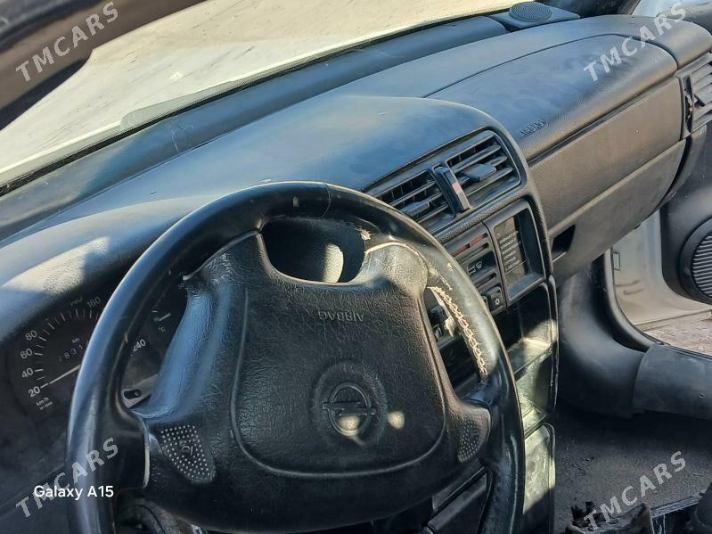 Opel Vectra 1991 - 22 000 TMT - Чарджоу - img 3