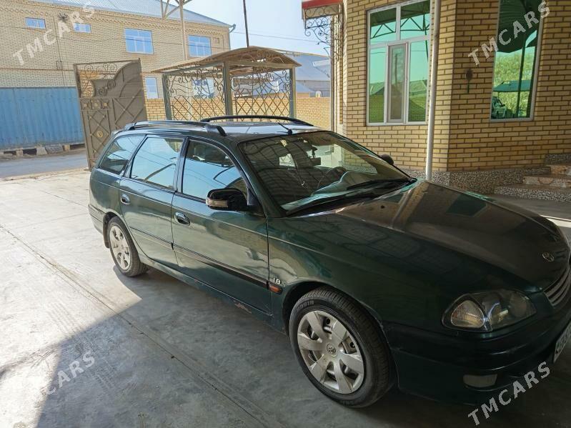Toyota Avensis 2000 - 85 000 TMT - Мары - img 1