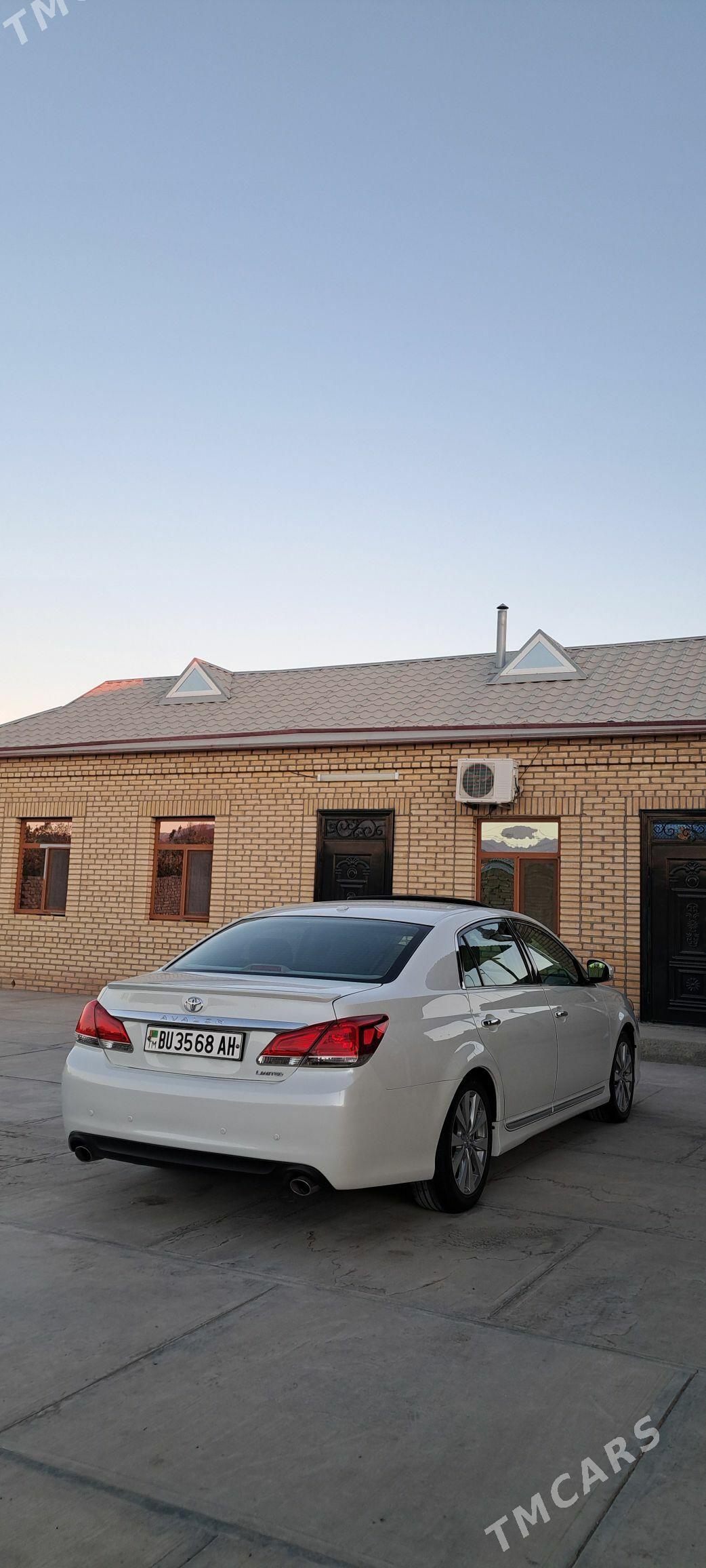 Toyota Avalon 2012 - 330 000 TMT - Кака - img 2