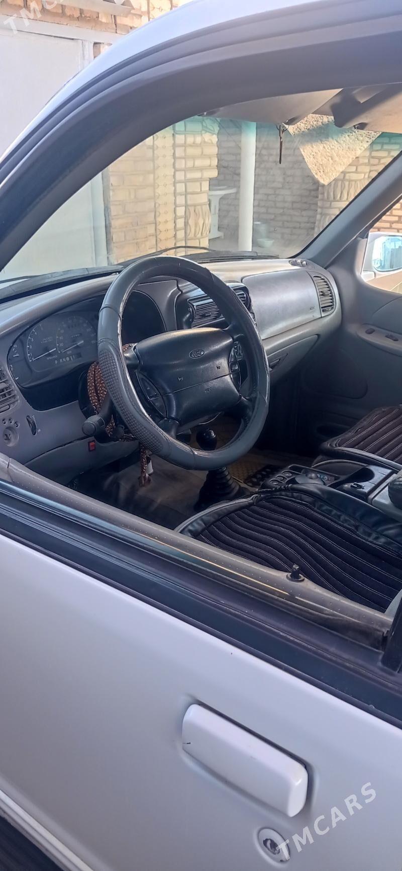 Ford Explorer 1995 - 40 000 TMT - Sarahs - img 3