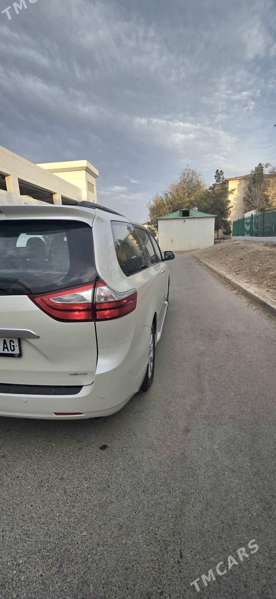 Toyota Sienna 2018 - 460 000 TMT - Ашхабад - img 5