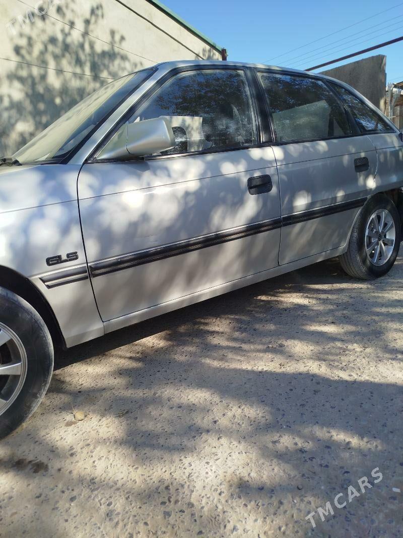 Opel Astra 1993 - 33 000 TMT - Bäherden - img 3