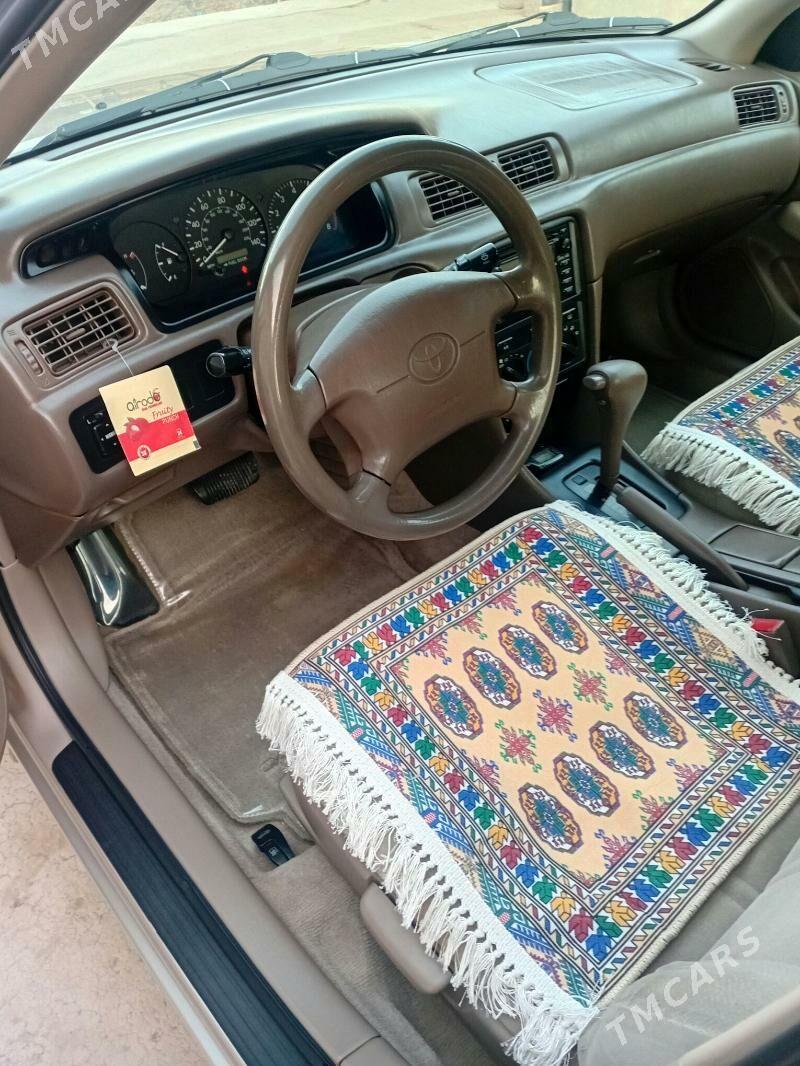 Toyota Camry 2000 - 200 000 TMT - Кёнеургенч - img 3
