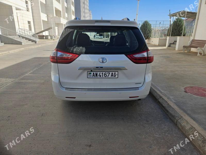 Toyota Sienna 2017 - 500 000 TMT - Aşgabat - img 8
