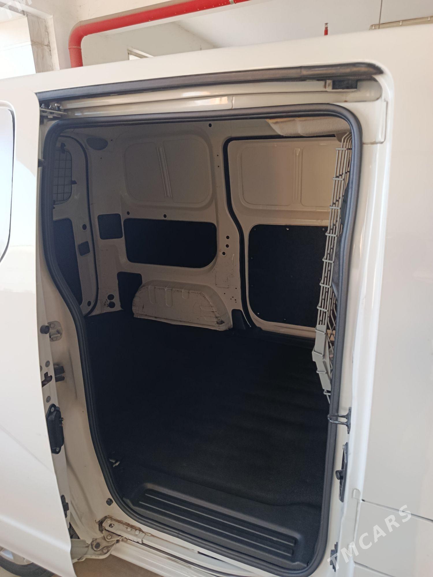 Toyota Hiace 2019 - 205 000 TMT - Aşgabat - img 5