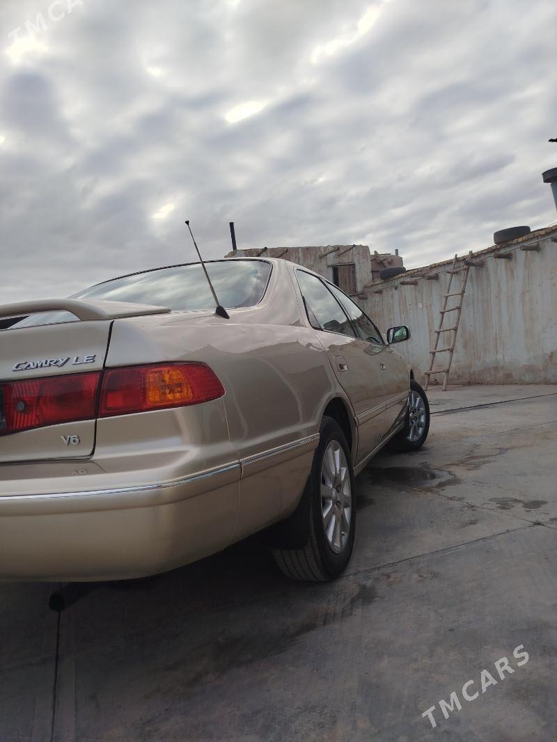 Toyota Camry 1999 - 135 000 TMT - Дашогуз - img 3