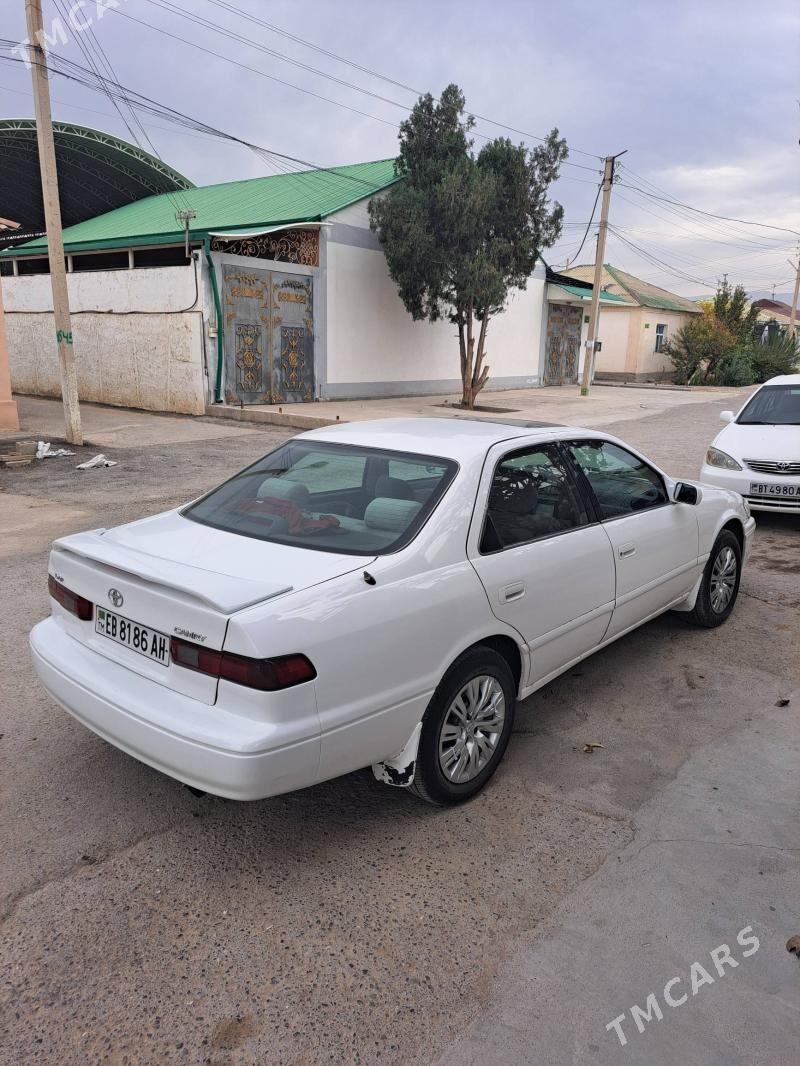 Toyota Camry 1998 - 116 000 TMT - Теджен - img 3