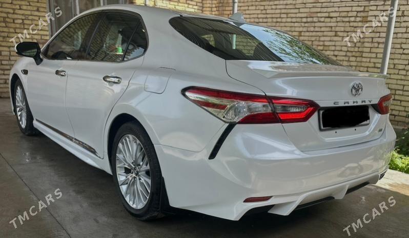 Toyota Camry 2018 - 300 000 TMT - Байрамали - img 4