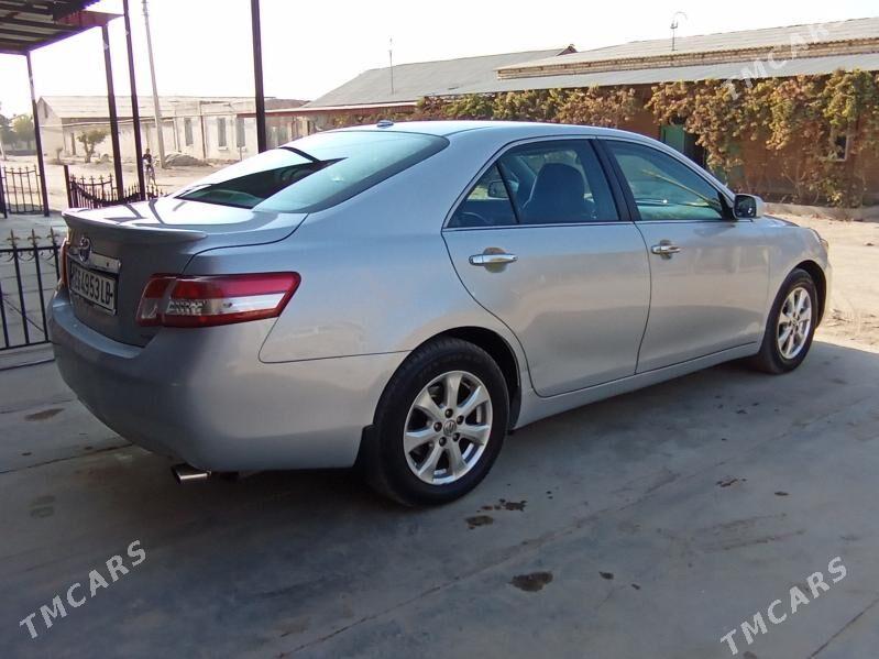 Toyota Camry 2010 - 180 000 TMT - Фарап - img 3