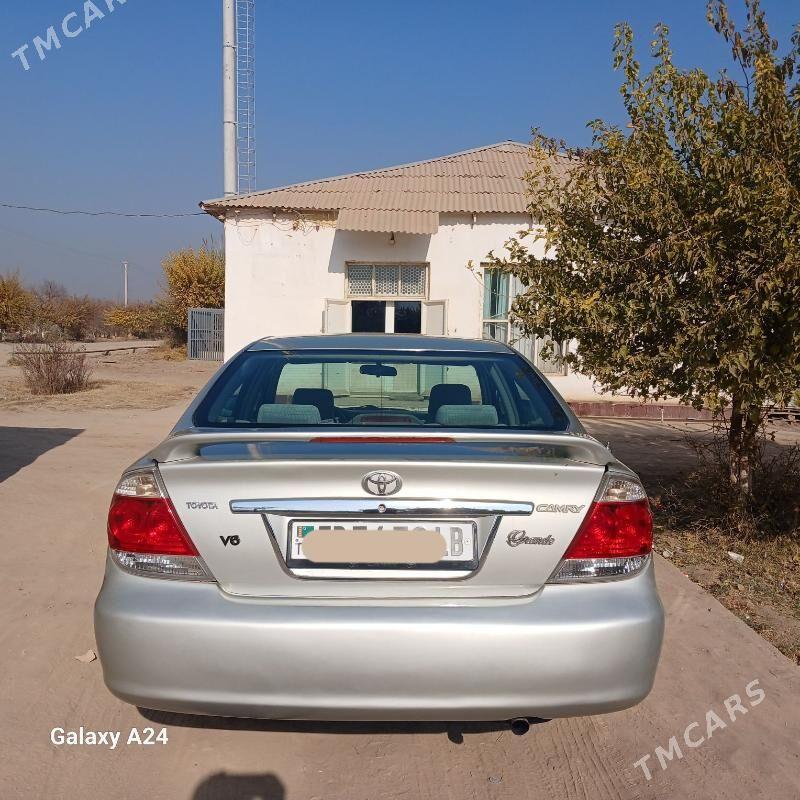 Toyota Camry 2004 - 170 000 TMT - Halaç - img 7