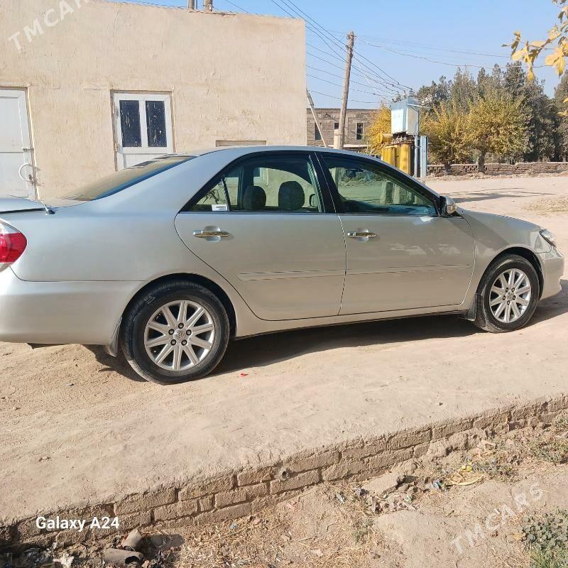 Toyota Camry 2004 - 170 000 TMT - Halaç - img 2