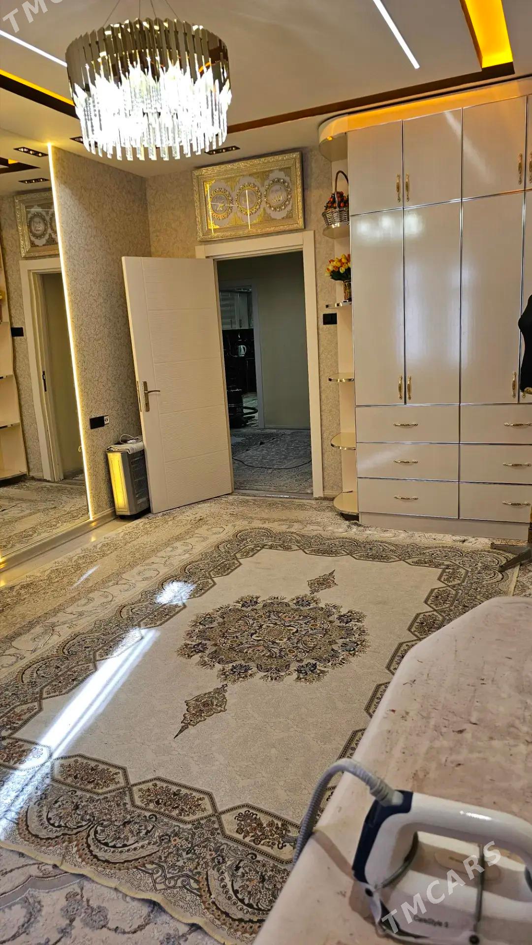 Anew panel 4/4 3kom 114m² - Анев - img 4