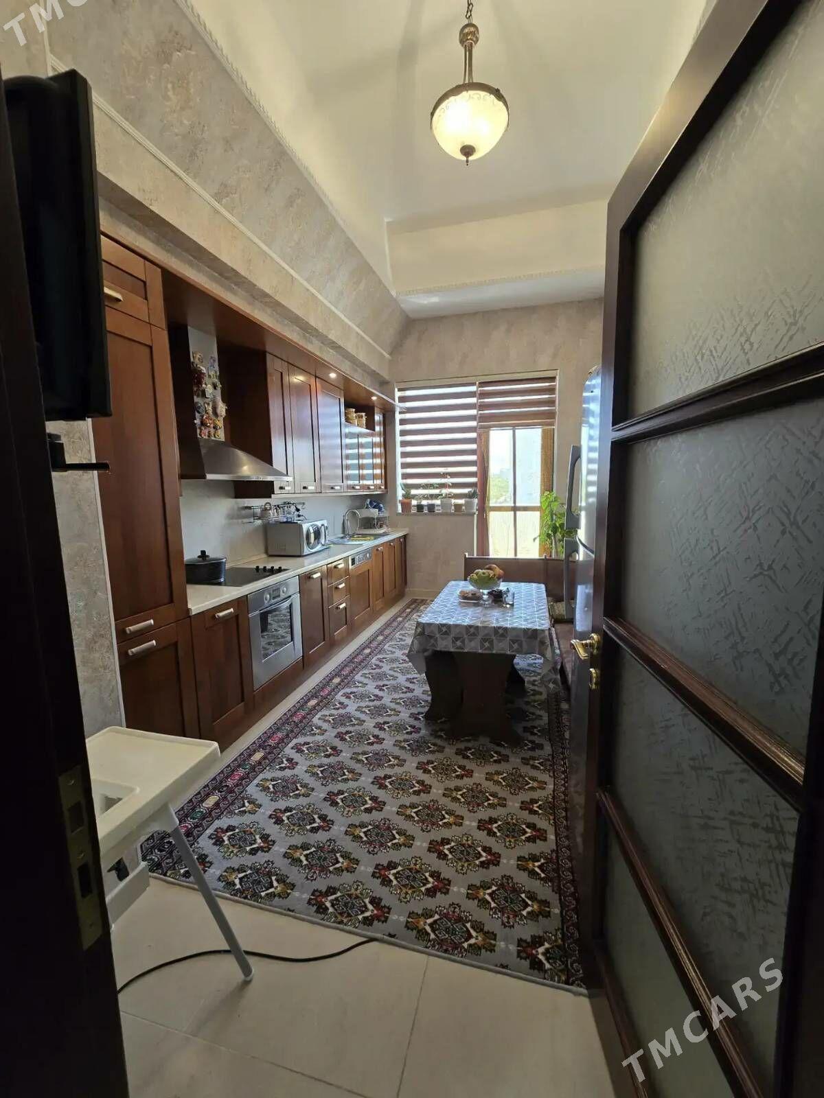 Нефтегаз 8 этаж 4 ком 150м² - Aşgabat - img 2