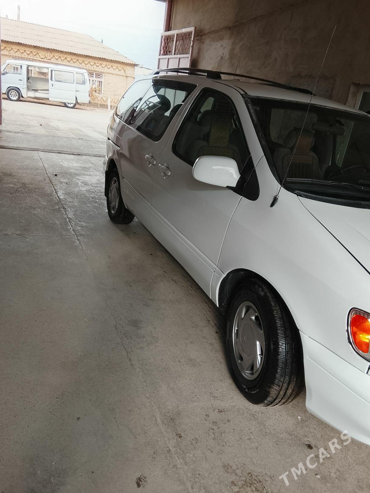 Toyota Sienna 2000 - 150 000 TMT - Tejen - img 3