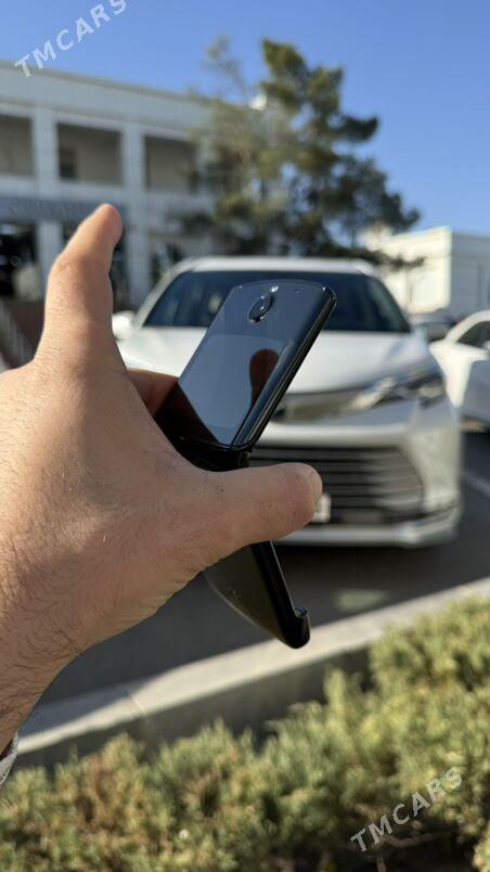 Motorolla Razr 6/128 - Parahat 1 - img 1