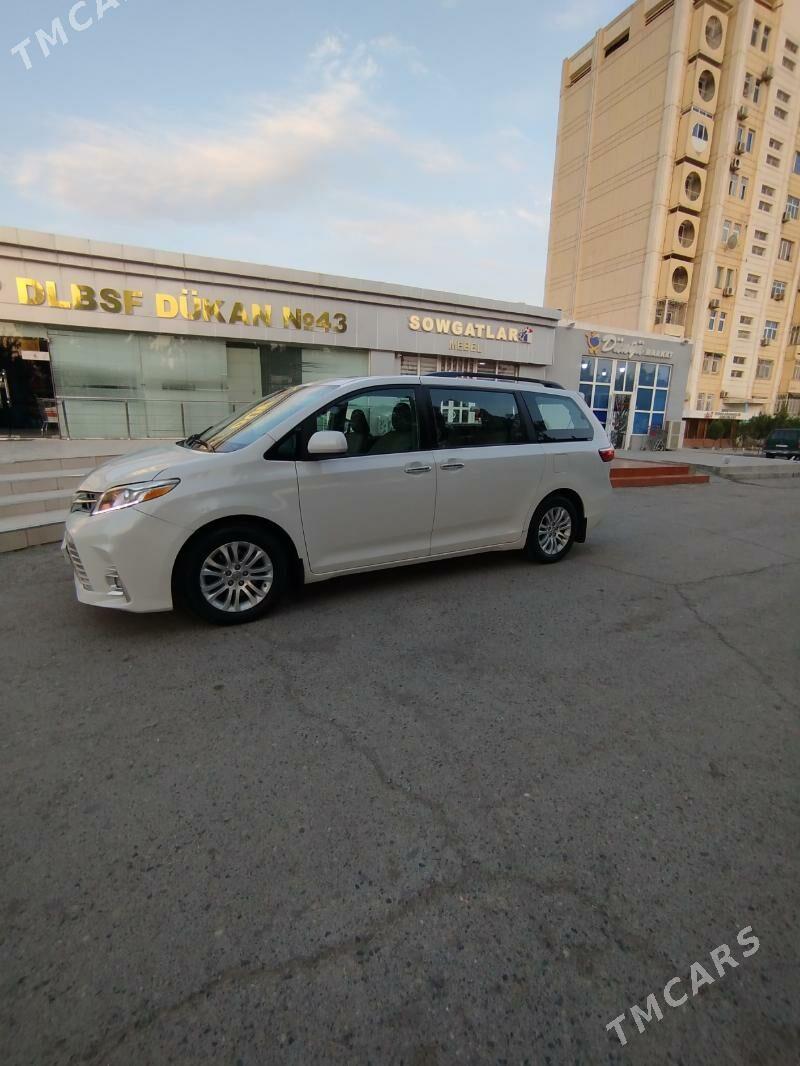 Toyota Sienna 2017 - 380 000 TMT - Туркменабат - img 10