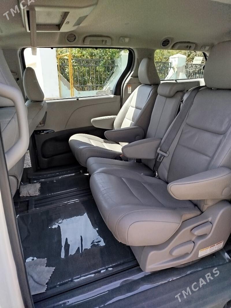 Toyota Sienna 2017 - 380 000 TMT - Туркменабат - img 7