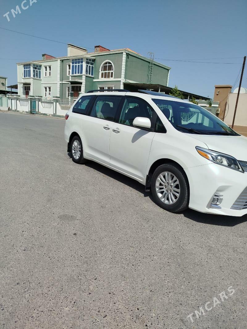 Toyota Sienna 2017 - 380 000 TMT - Туркменабат - img 5