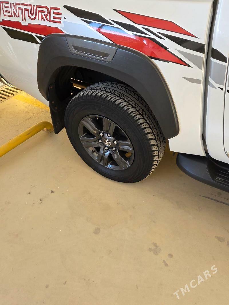 Toyota Hilux 2024 - 666 000 TMT - Ашхабад - img 2