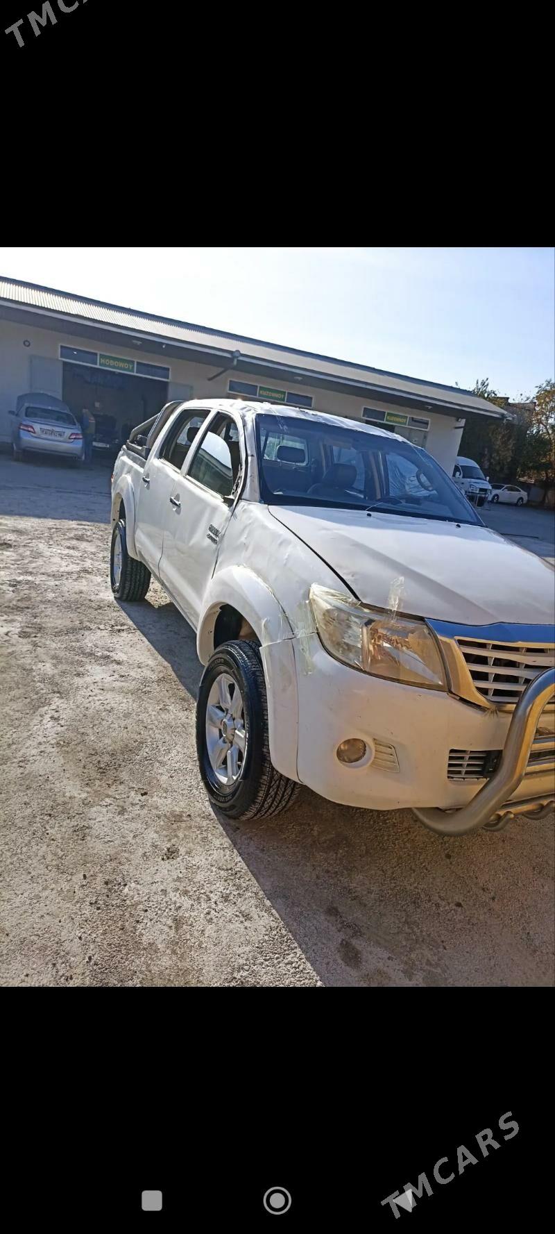 Toyota Hilux 2013 - 173 000 TMT - Aşgabat - img 1