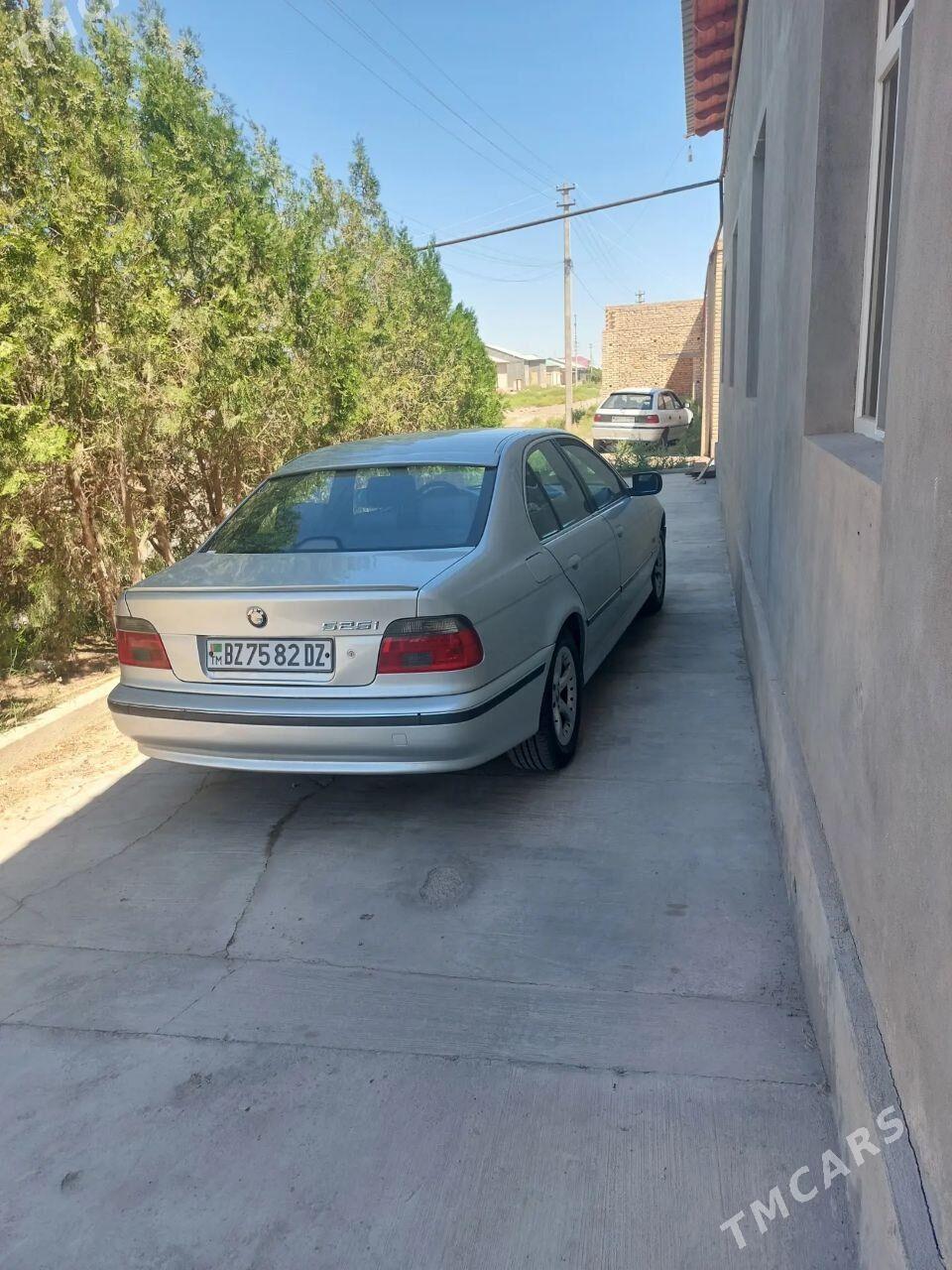 BMW 525 2000 - 110 000 TMT - Дашогуз - img 2