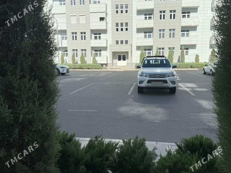 Toyota Hilux 2016 - 500 000 TMT - Койтендаг - img 7