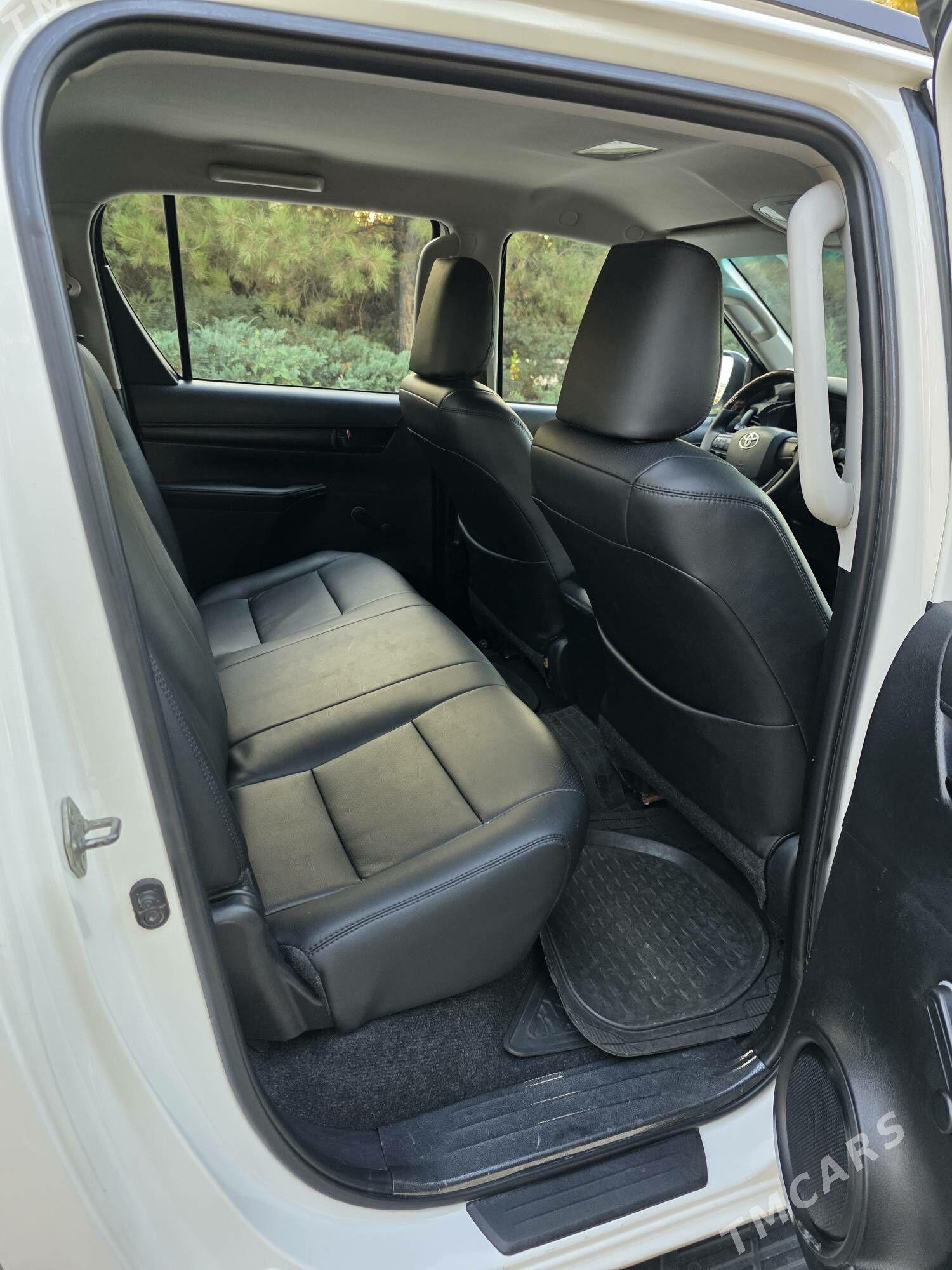 Toyota Hilux 2022 - 580 000 TMT - Фарап - img 7