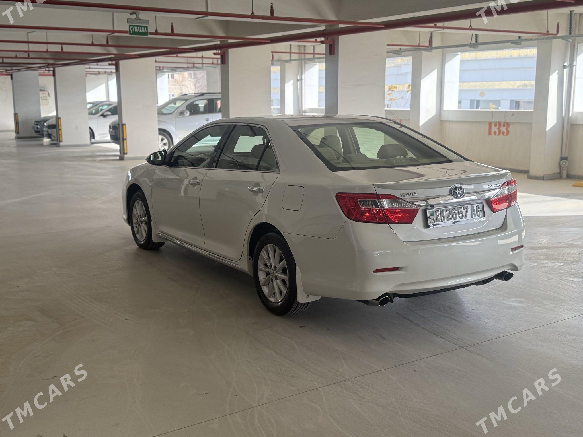 Toyota Camry 2014 - 325 000 TMT - Aşgabat - img 8