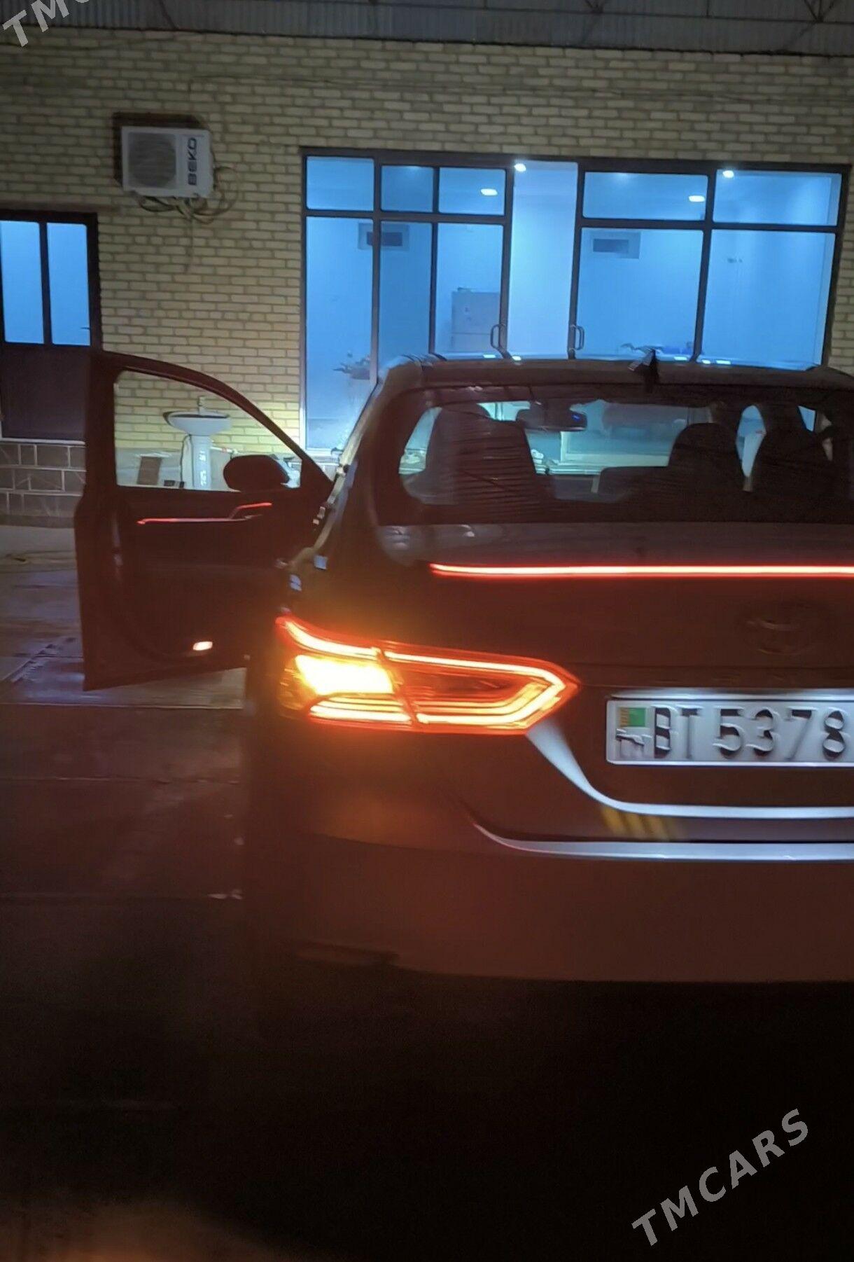 Toyota Camry 2018 - 420 000 TMT - Чарджоу - img 9