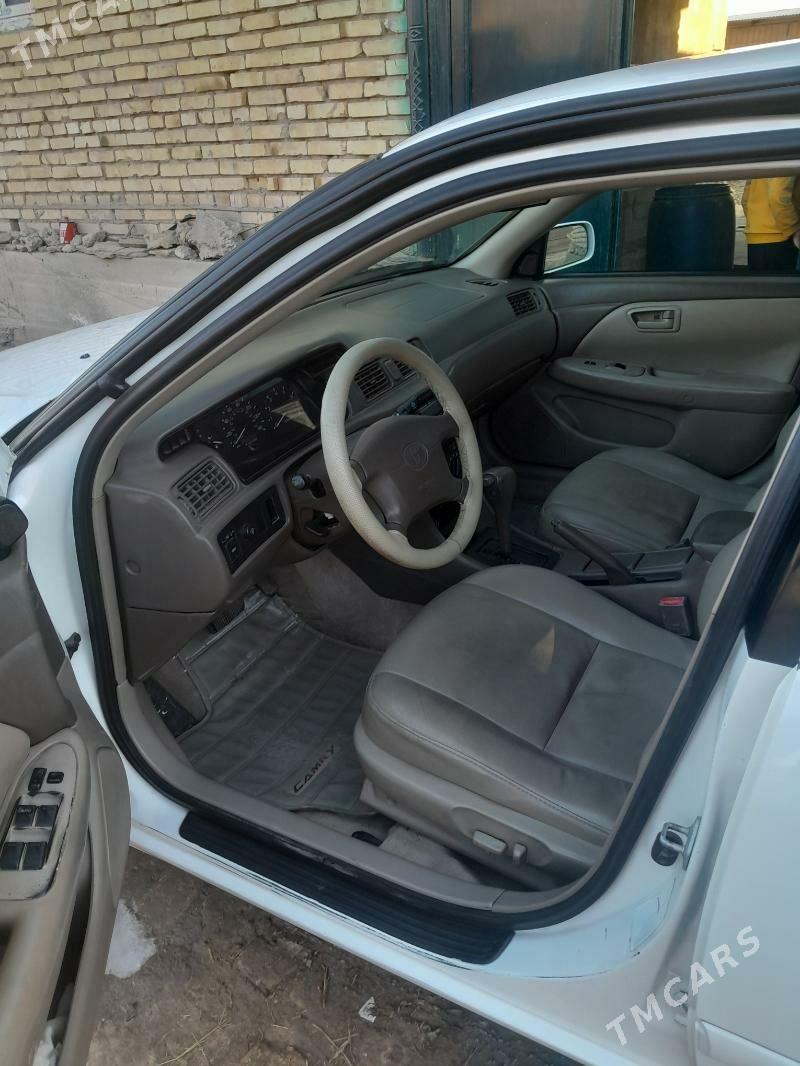 Toyota Camry 2000 - 170 000 TMT - Кёнеургенч - img 8