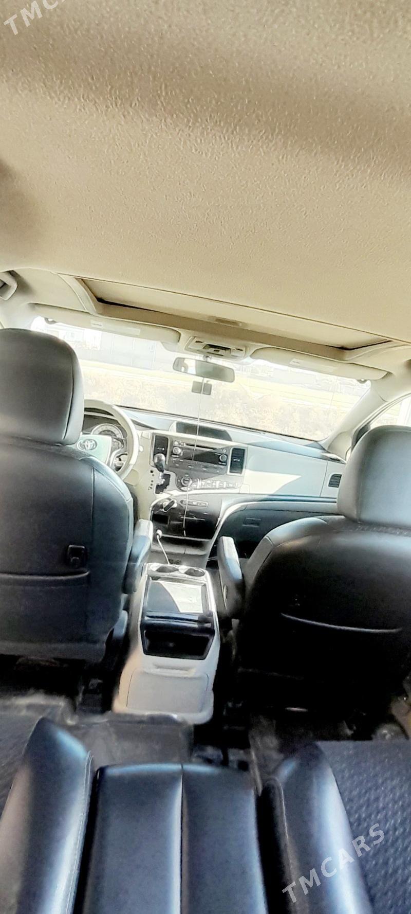 Toyota Sienna 2010 - 285 000 TMT - Görogly (Tagta) - img 3