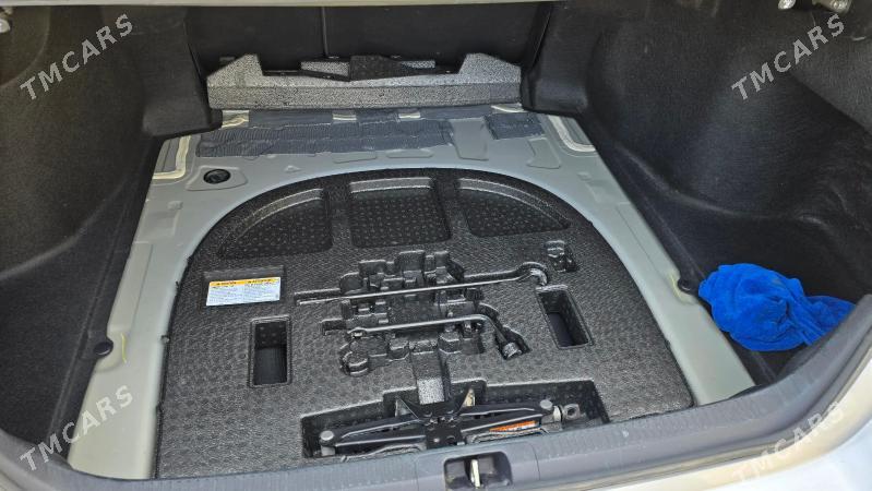 Toyota Camry 2021 - 350 000 TMT - Байрамали - img 4