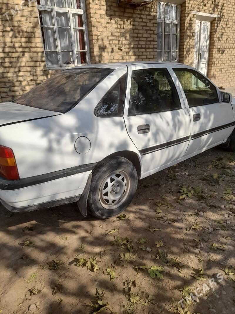 Opel Vectra 1990 - 25 000 TMT - Sakarçäge - img 2