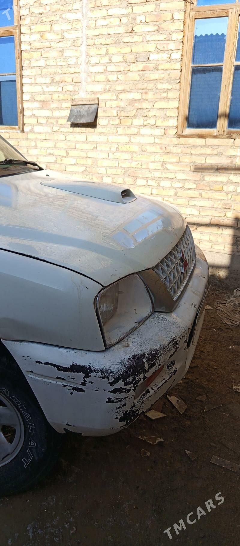 Mitsubishi L200 2002 - 60 000 TMT - Чарджоу - img 2