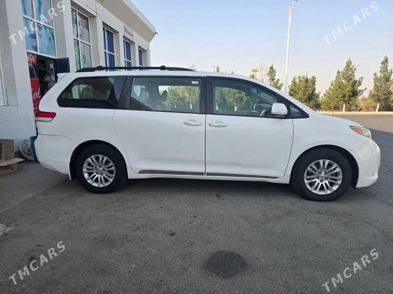 Toyota Sienna 2010 - 310 000 TMT - Aşgabat - img 3