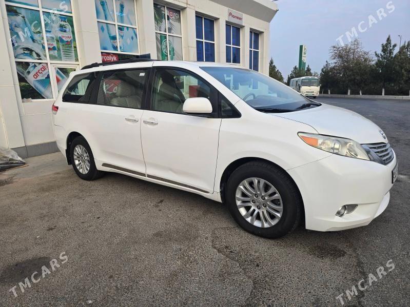 Toyota Sienna 2010 - 310 000 TMT - Aşgabat - img 2