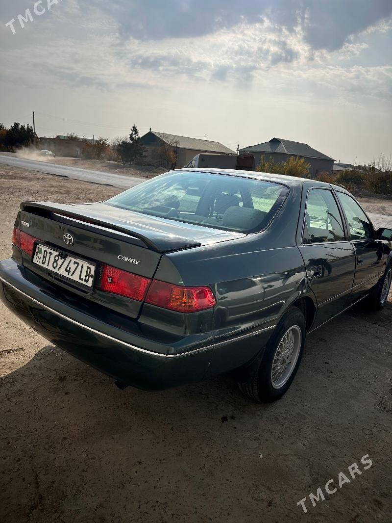 Toyota Camry 2000 - 140 000 TMT - Дянев - img 2