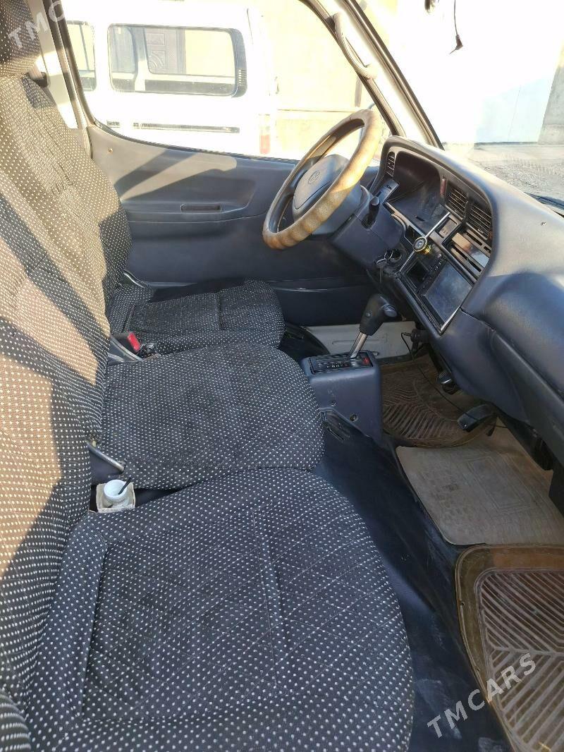 Toyota Hiace 2000 - 120 000 TMT - Теджен - img 5