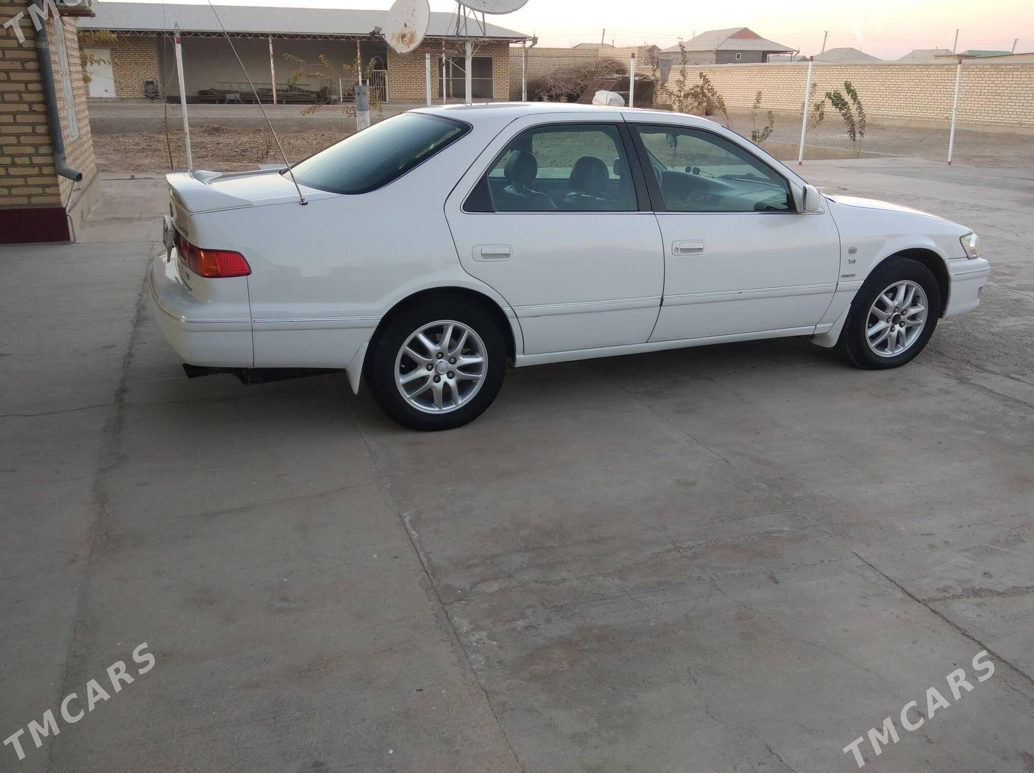 Toyota Camry 2001 - 165 000 TMT - Babadaýhan - img 2