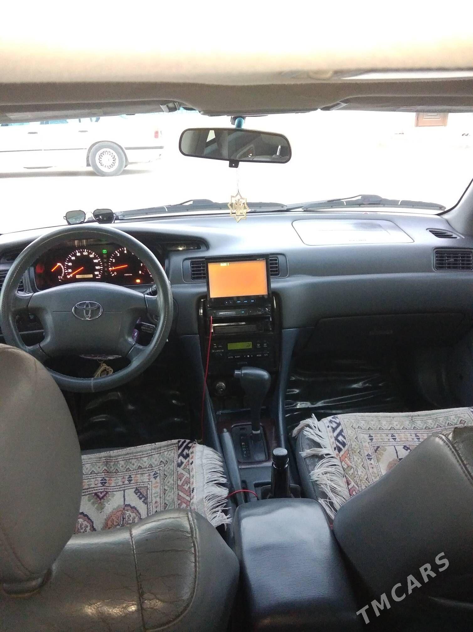 Toyota Camry 2001 - 165 000 TMT - Babadaýhan - img 7