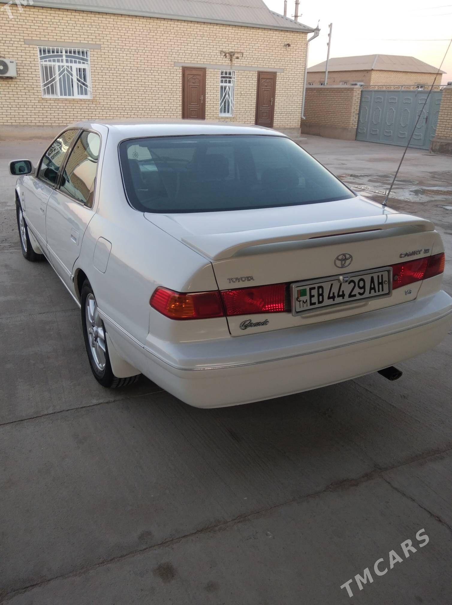 Toyota Camry 2001 - 165 000 TMT - Babadaýhan - img 5