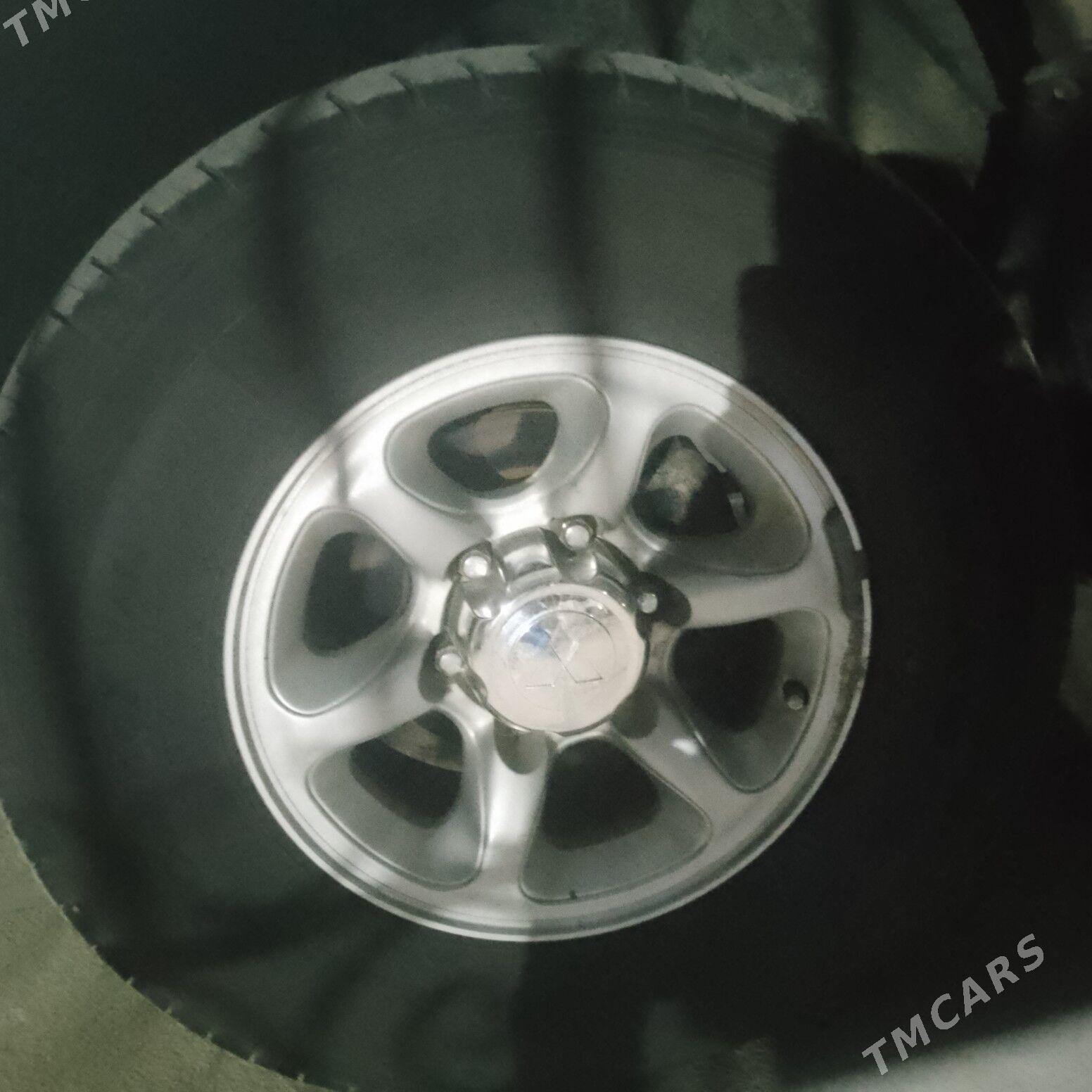 Mitsubishi Pajero 1999 - 130 000 TMT - Мары - img 1