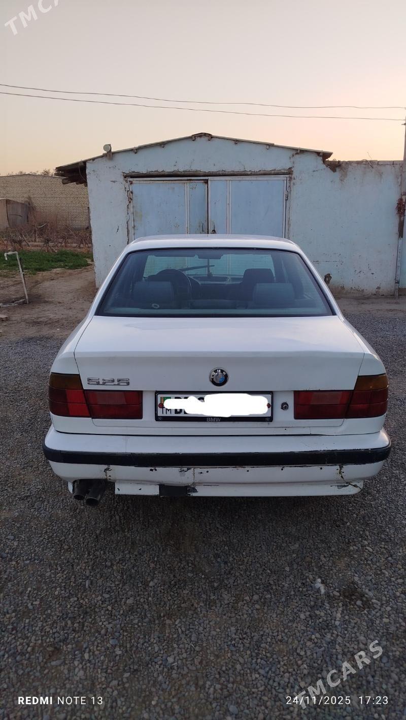 BMW 525 1999 - 50 000 TMT - Мургап - img 4