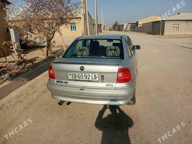 Opel Astra 1992 - 40 000 TMT - Дянев - img 4