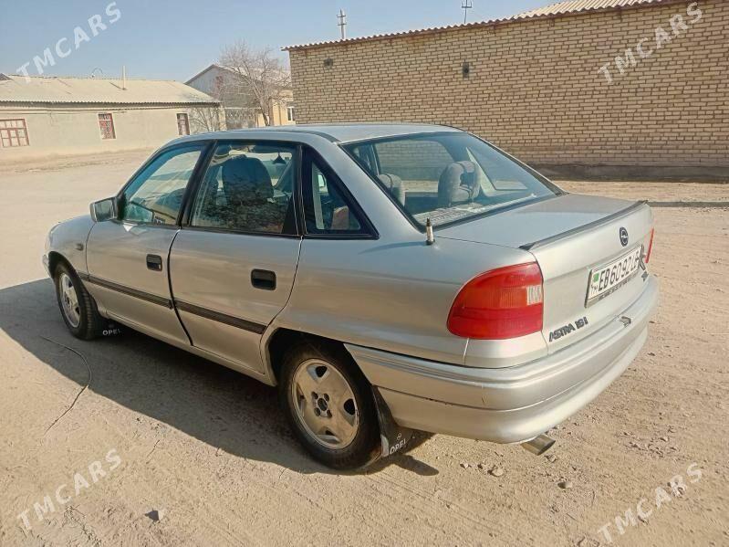 Opel Astra 1992 - 40 000 TMT - Дянев - img 2