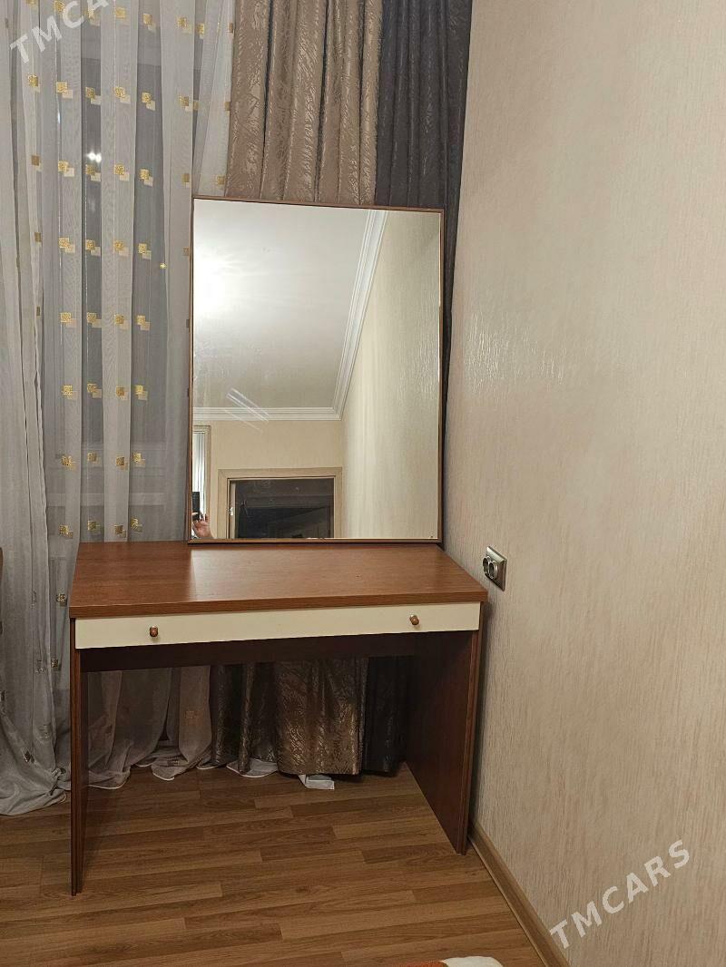 Трюмо с зеркалом. - Ашхабад - img 1