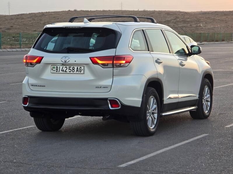Toyota Highlander 2019 - 425 000 TMT - Aşgabat - img 2