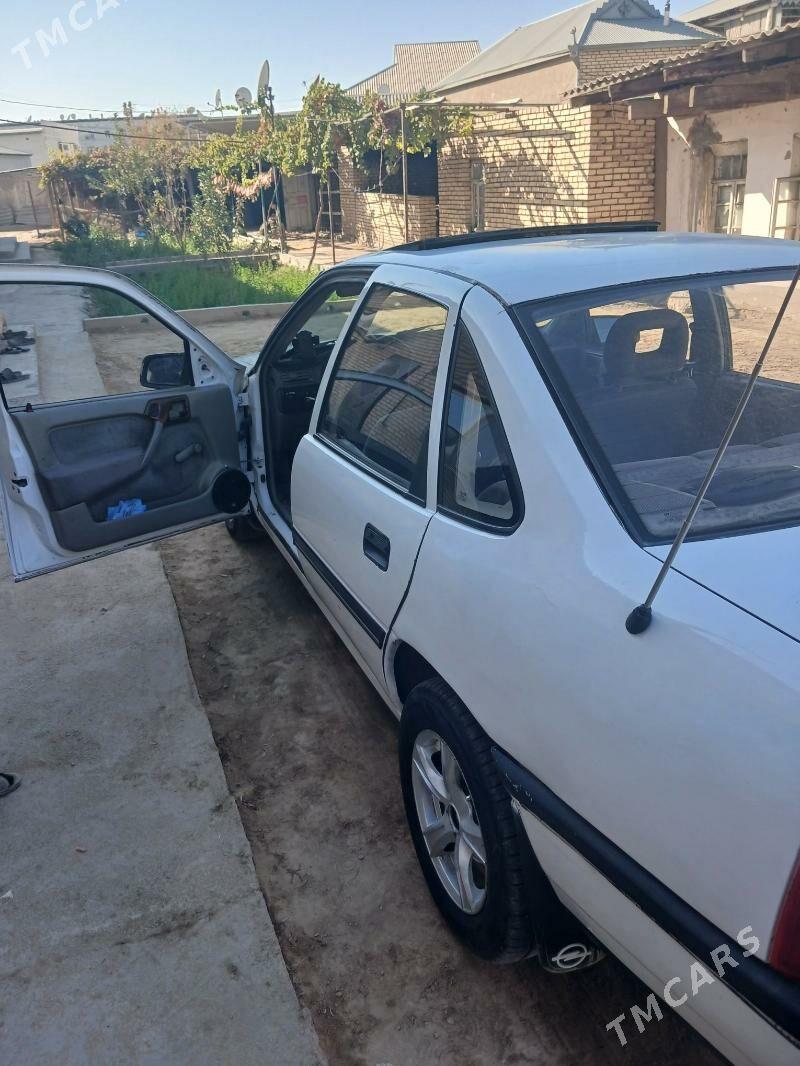 Opel Vectra 1992 - 28 000 TMT - Mary - img 5