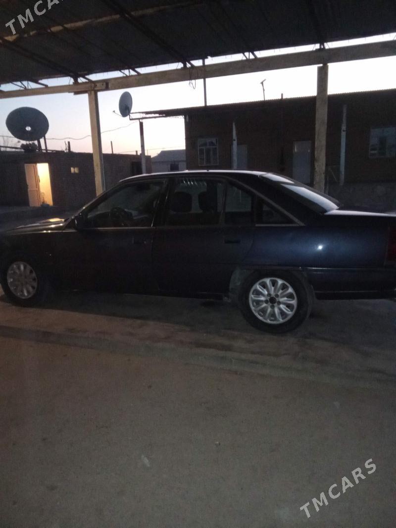 Opel Omega 1988 - 16 000 TMT - Дарганата - img 4